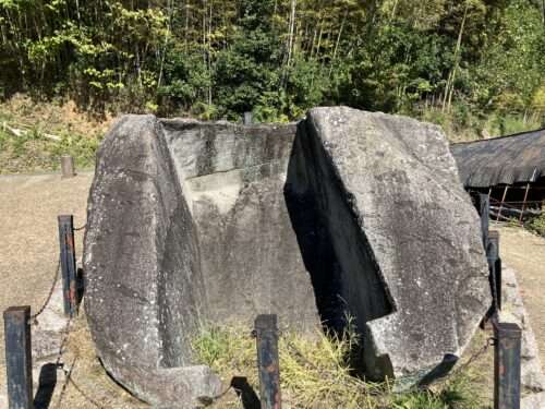 鬼の雪隠、何のために作られたの?